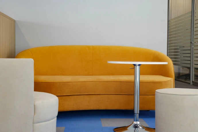 MillerKnoll Sofas, Lounge Chairs and Tables.