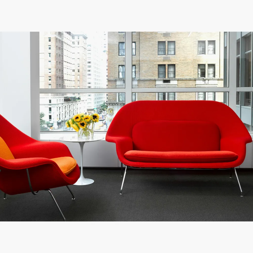 womb-settee_3.webp