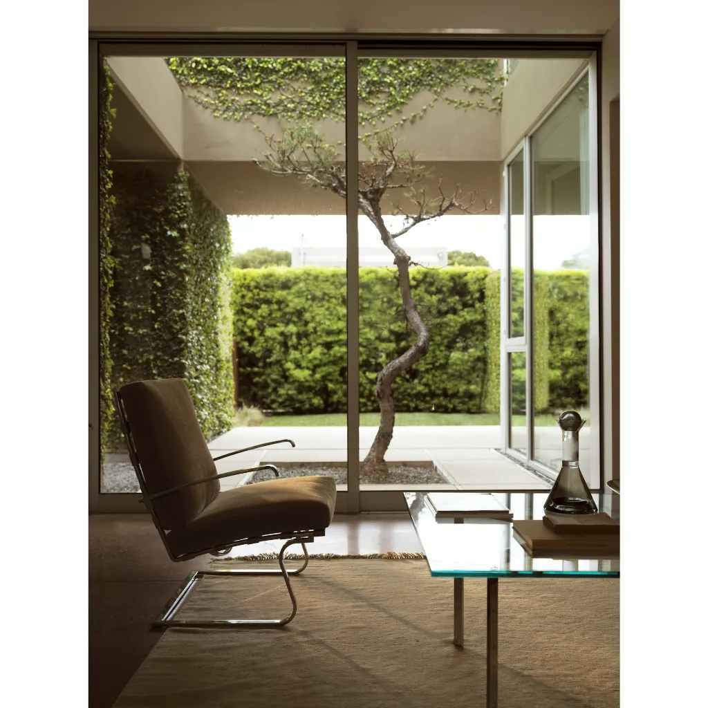 barcelona-table_3.webp