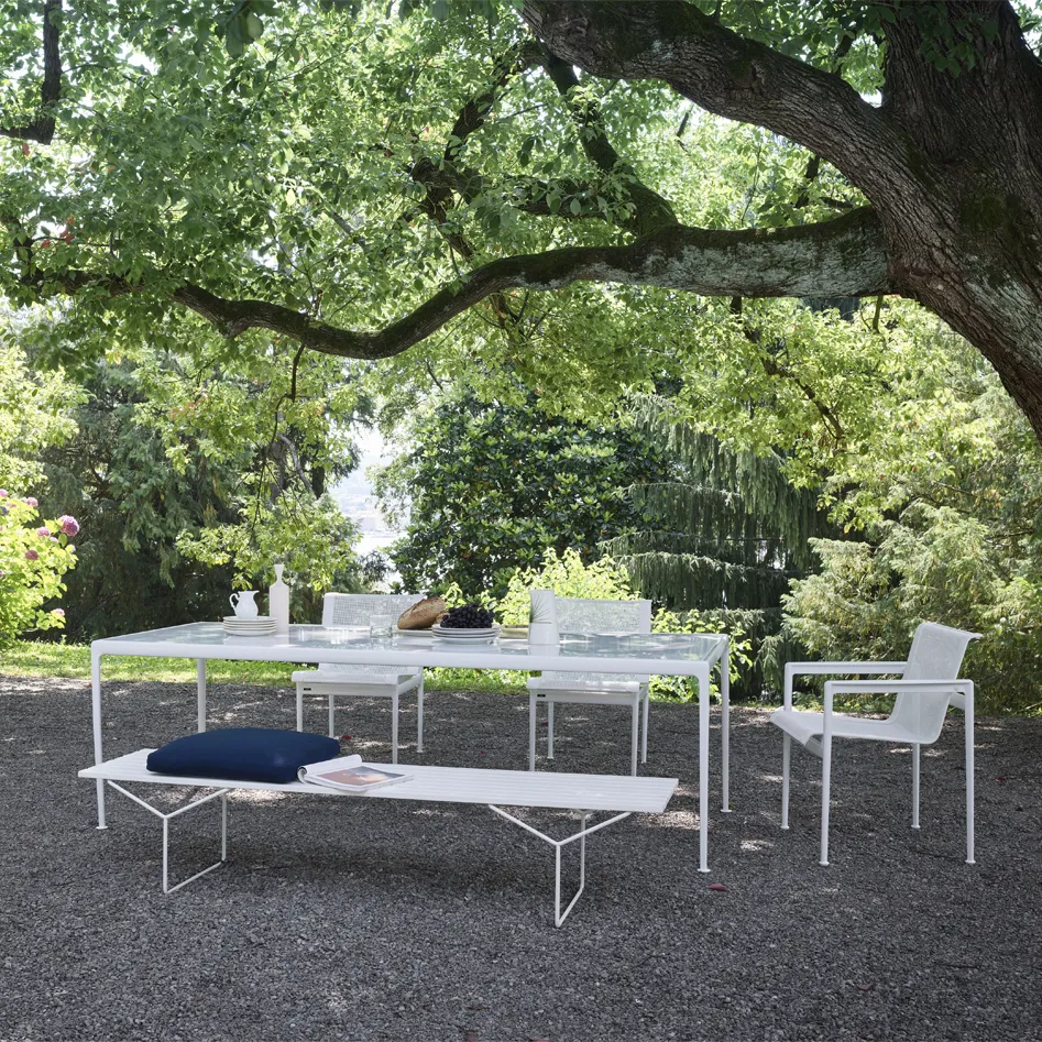 Knoll-Outdoor_Schultz-&-Bertoia_Ph-Federico-Cedrone.webp